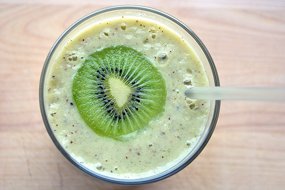 Smoothie No. 15: Rhubarb and Kiwi with Coconut Water