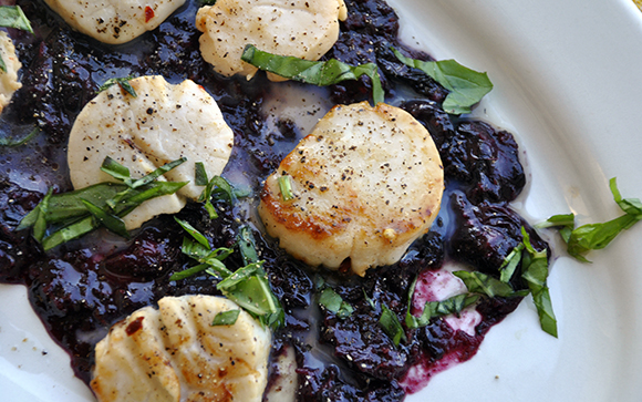 Seared Scallops in a Blueberry Ginger Sauce