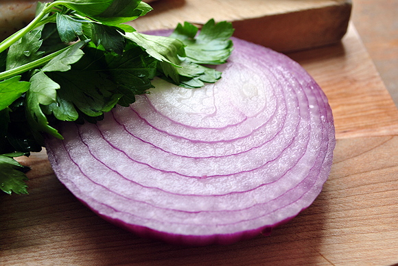 Thinly Sliced Red Onion